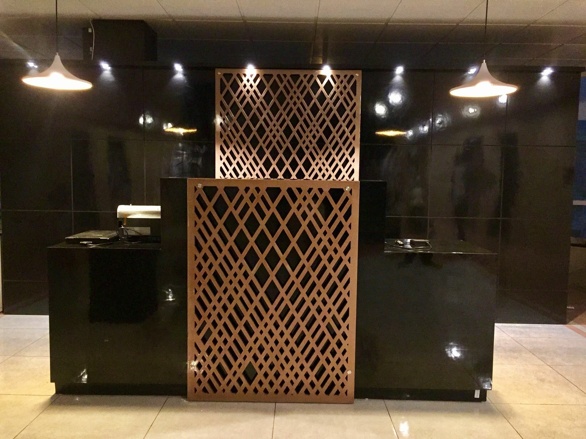 Ace Prime Hotel Грейтър Нойда Екстериор снимка