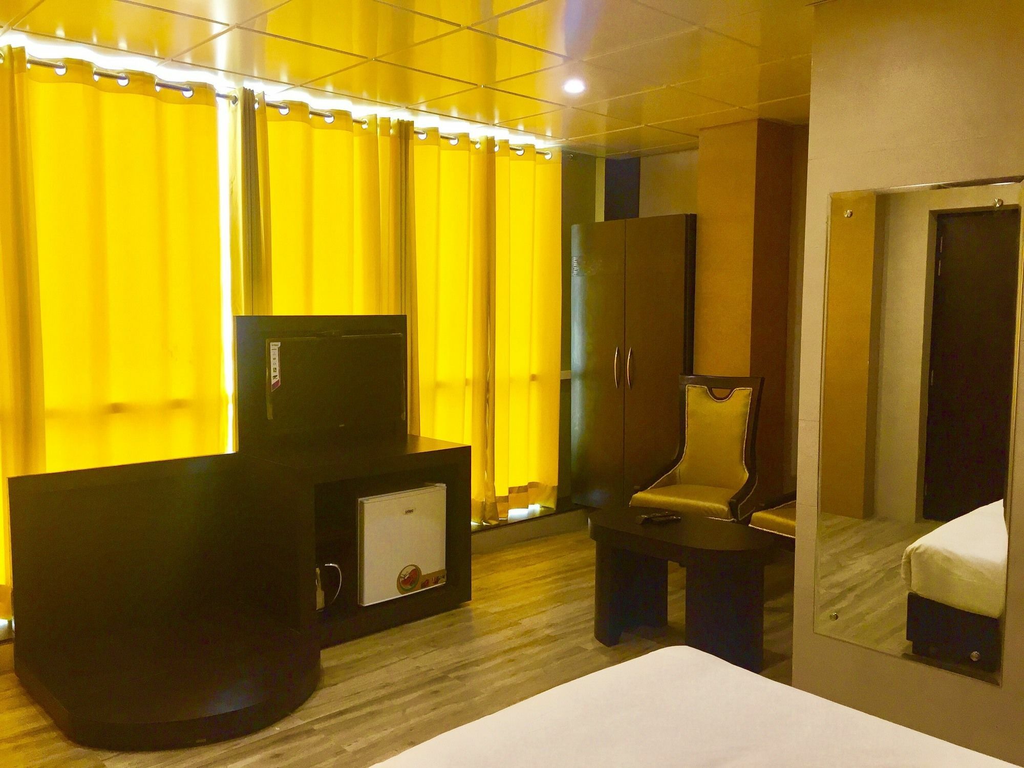 Ace Prime Hotel Грейтър Нойда Екстериор снимка